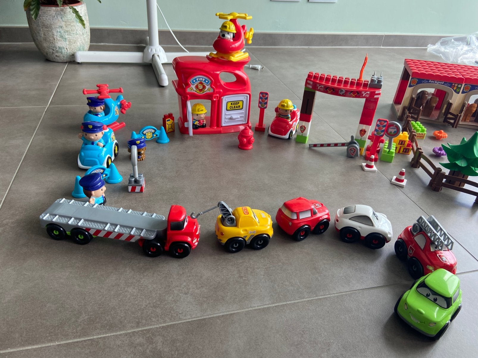 Jouets pour enfants : ferme, pompiers,..., Enlèvement, Utilisé
