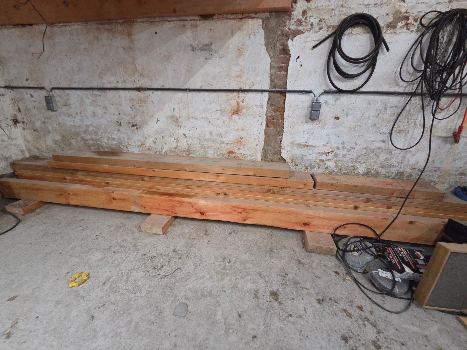 : Veel hout en balken (Planks & Timbers), Tuin en Terras, Ophalen, Nieuw, Balken, Hardhout