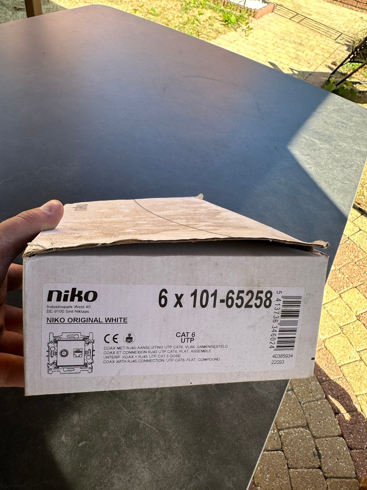 Niko 101-65258 WIT coax met UTP cat. 6, Ophalen of Verzenden, Zo goed als nieuw
