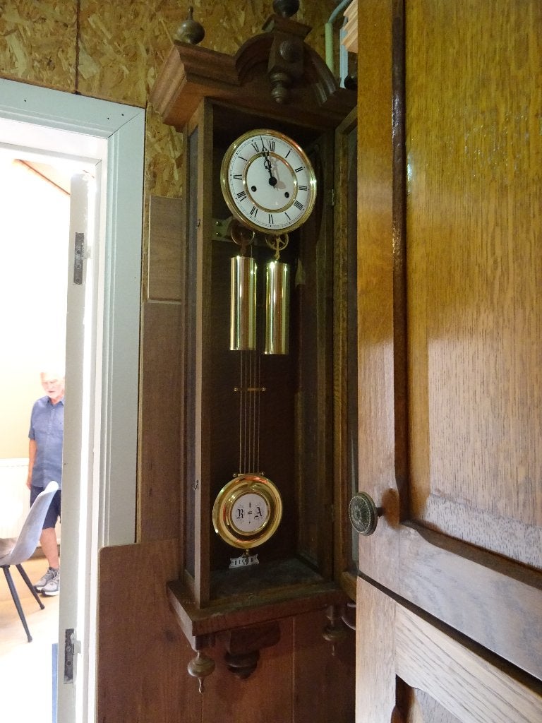 Eiken wandklok snaarregulateur twee gewichten HERMLE, Antiek en Kunst, Antiek | Klokken, Ophalen