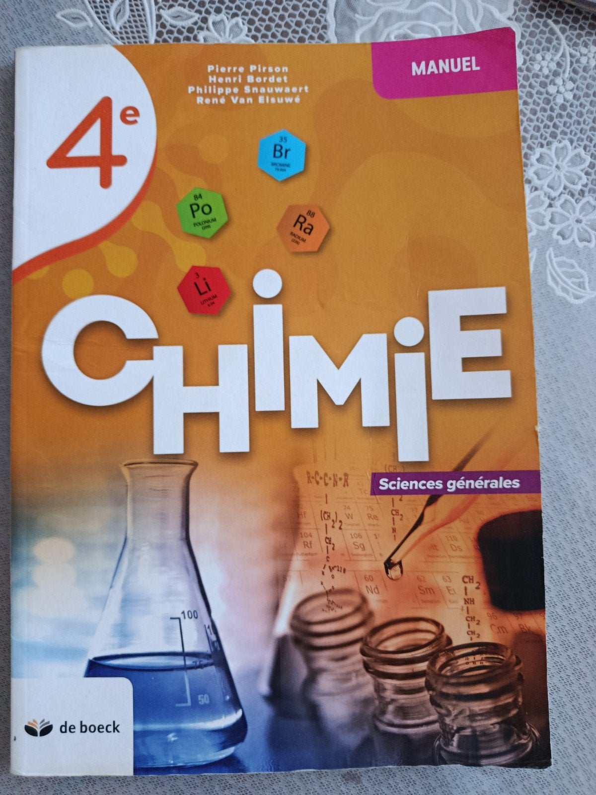 Chimie 4, Enlèvement, Chimie