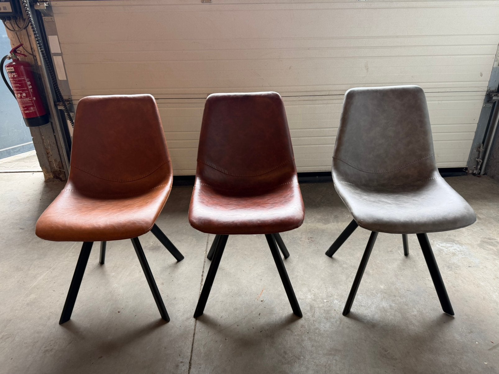 Set van 3 Moderne Eetkamerstoelen – Cognac, Bruin & Grijs, Huis en Inrichting, Ophalen, Overige kleuren, Drie, Nieuw