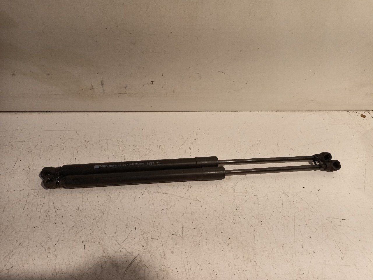 Gasdrukveerset achter Renault Clio, Onderdelen@venauto.nl, Van der Ven Autorecycling B.V., Gebruikt, Ettenseweg 76, 4706 PB Roosendaal, The Netherlands