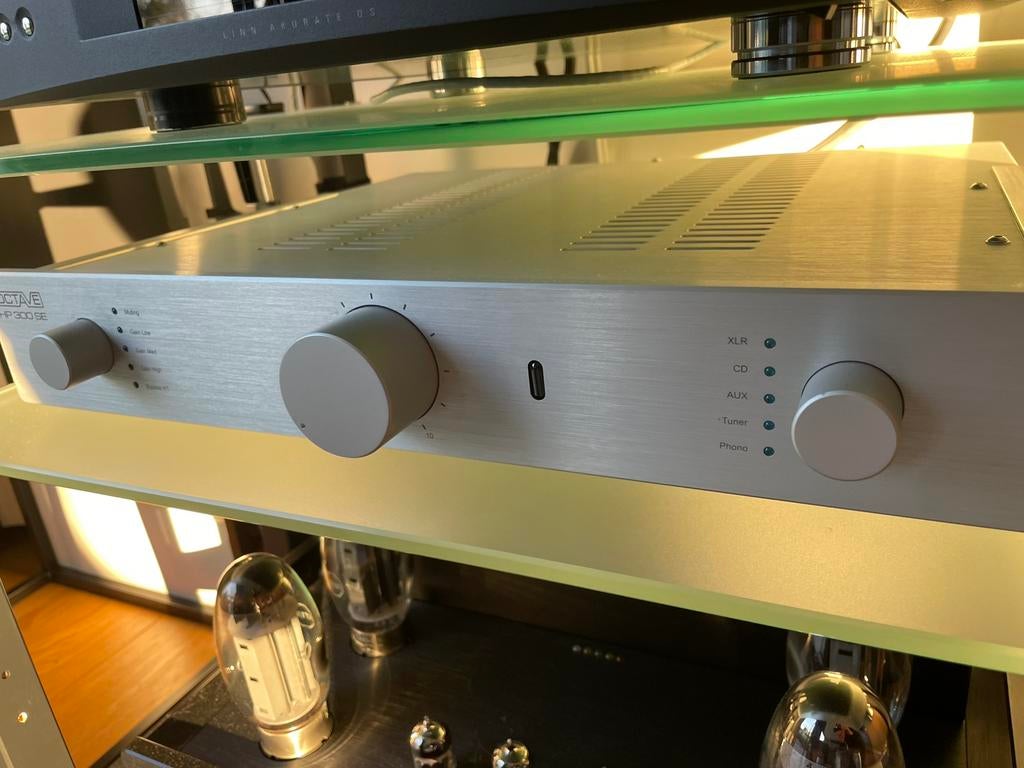 Octave HP300SE preamp echange contre modele en Noir ou 3000€, Enlèvement ou Envoi, Amplificateur