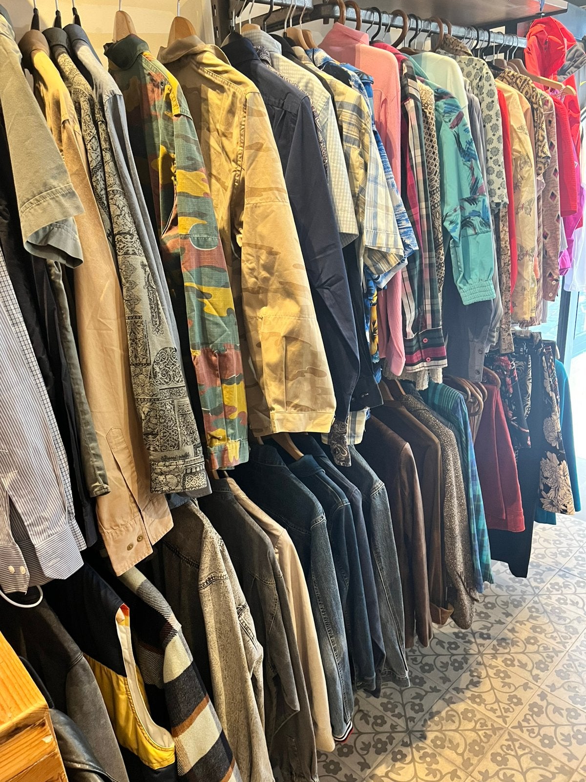 Lot de vêtements mixte +-300 pieces grade A, Vêtements | Femmes, Vêtements Femmes Autre, Enlèvement, Comme neuf