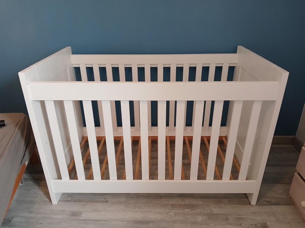 Lit bébé blanc de marque Bopita, Enfants & Bébés, Chambre d'enfant | Lits