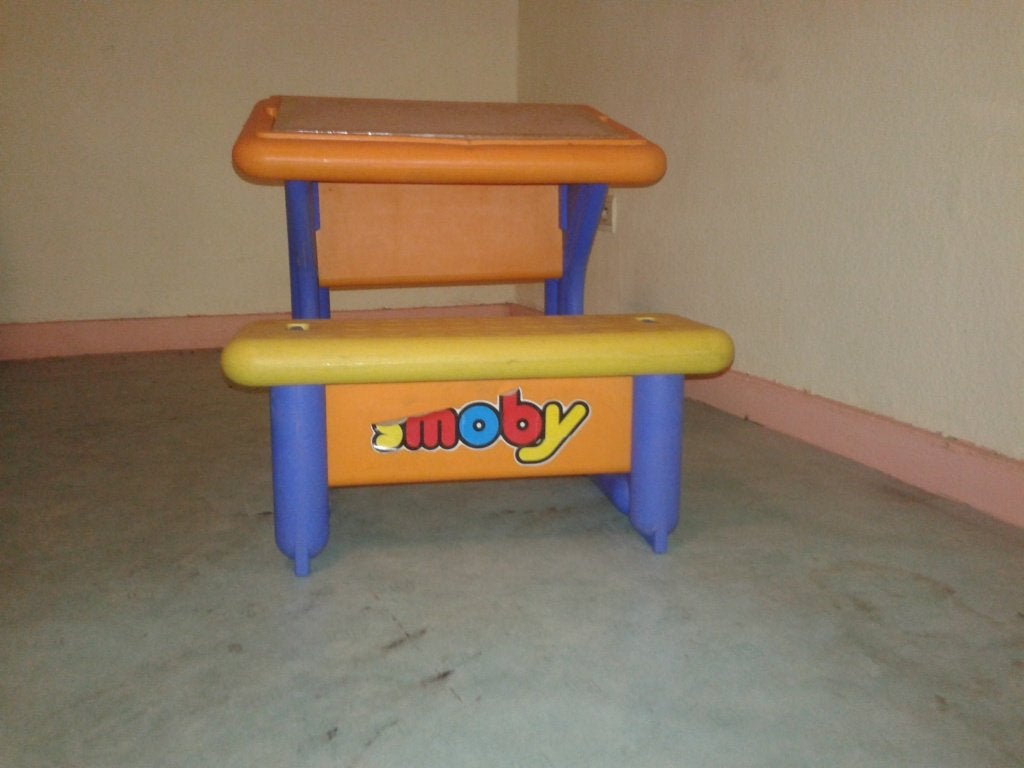a vendre bureau d enfant, Enlèvement