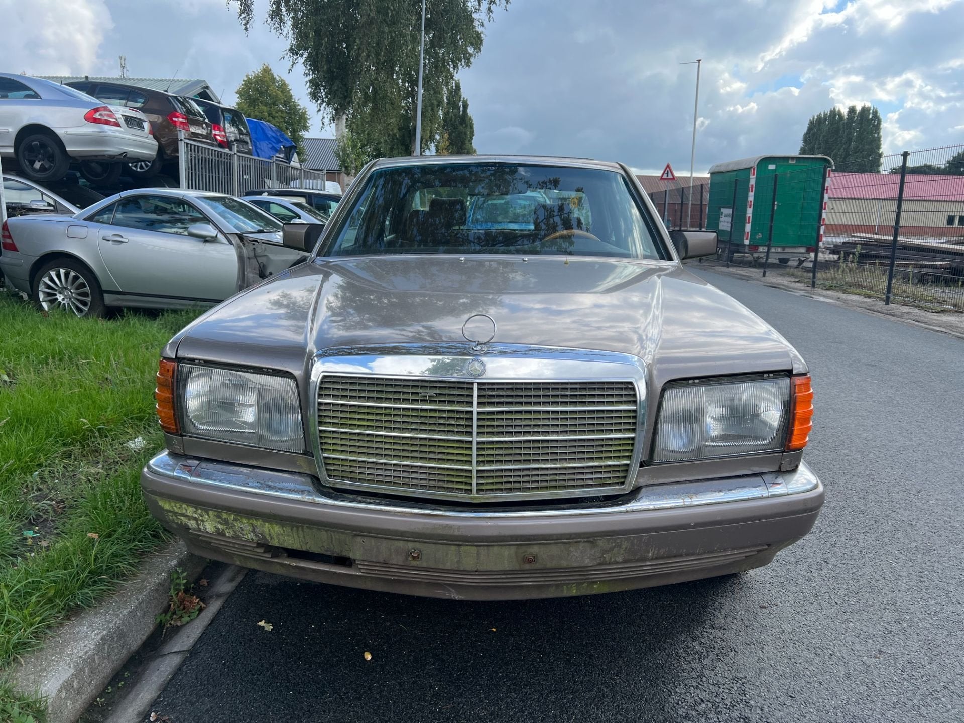 Pi ces d tach es pour Mercedes W126 3.0 S SEL grise, d mont, Mercedes-Benz AG, Mercedes-Benz, Utilisé, Mercedesstrasse 120
70372  Stuttgart, DE