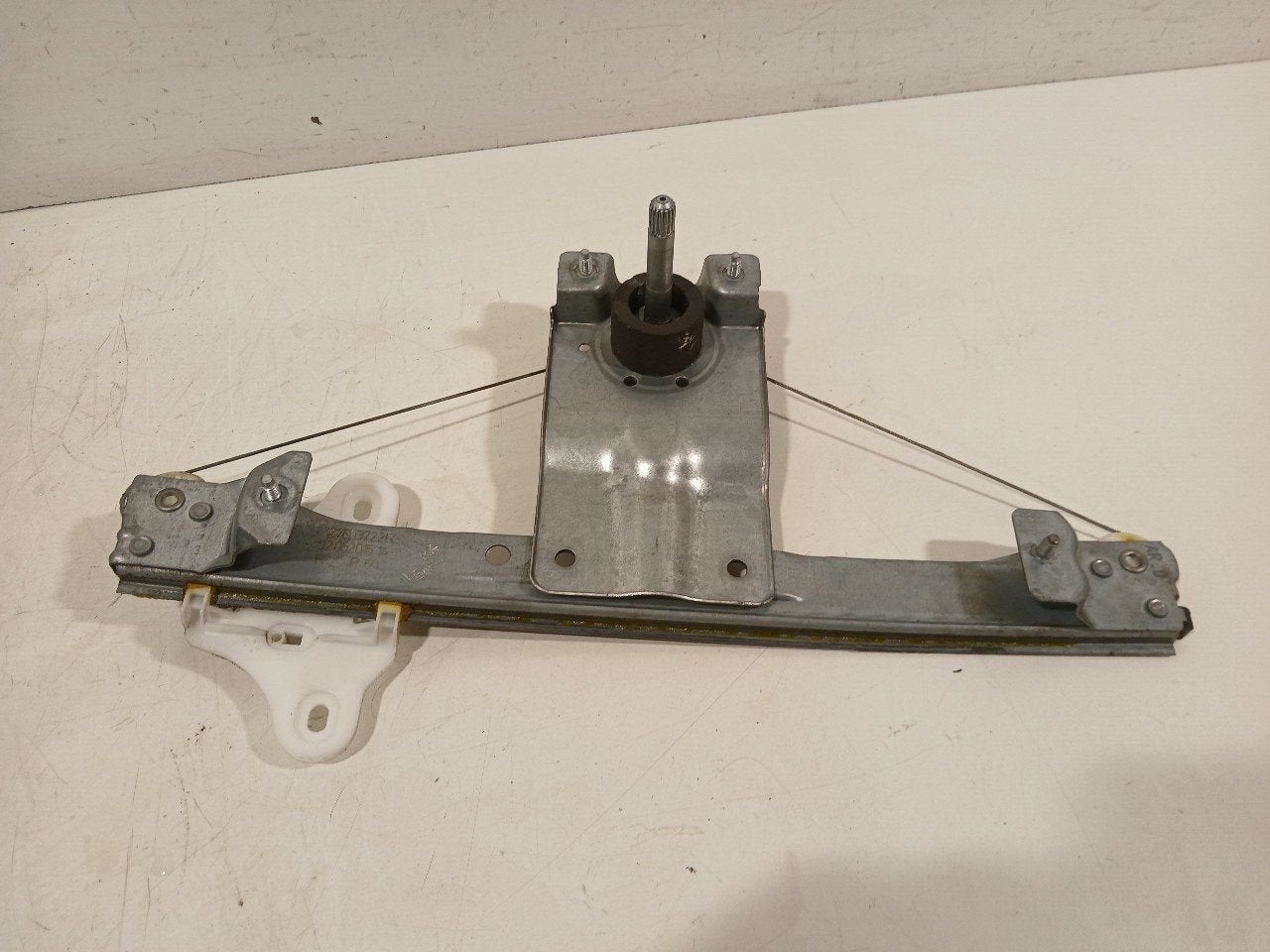 Raammechaniek rechts achter Renault Clio, Onderdelen@venauto.nl, Van der Ven Autorecycling B.V., Ettenseweg 76, 4706 PB Roosendaal, The Netherlands