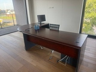 Klassiek bureau met kabelgoot te koop, Ophalen, Gebruikt, Kabelgoot, Bruin