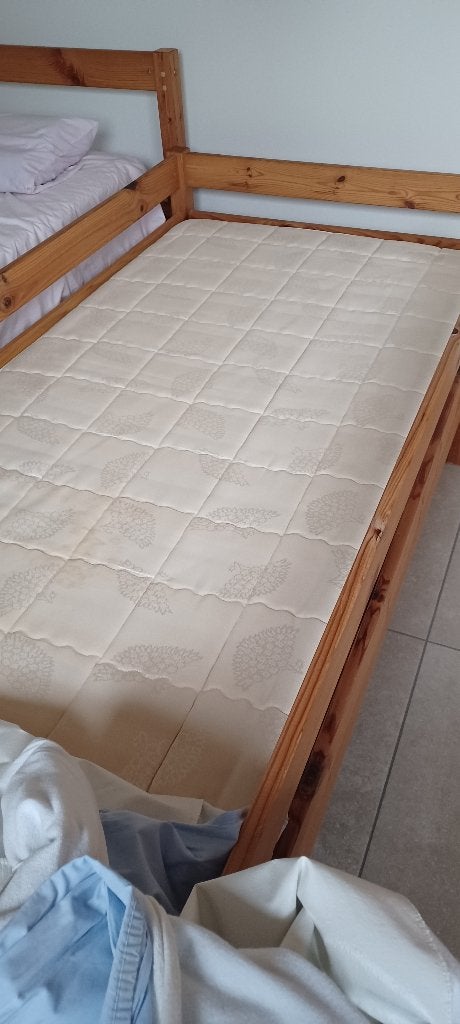 Houten éénpersoonsbed met lattenbodem, Ophalen, Eenpersoons, Bruin, 210 cm