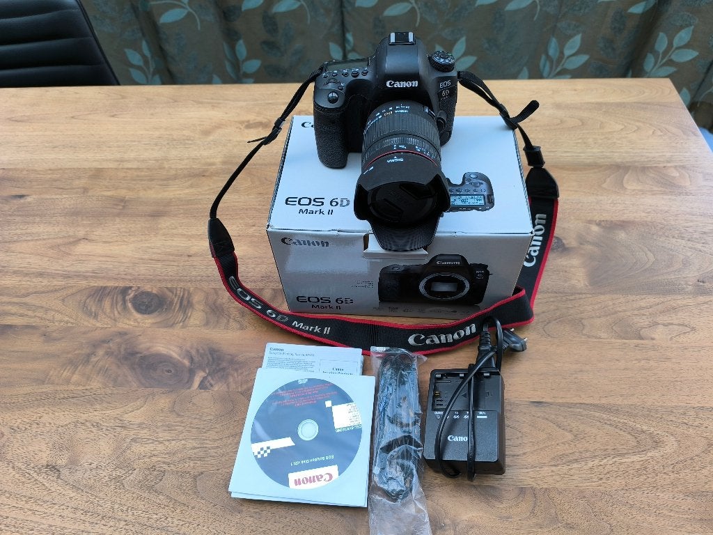 Canon 6d mark II met lens 24-300 in nieuwstaat, Canon, Pare-soleil, Écran inclinable/pivotant, Comme neuf