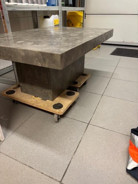 Arduinen salontafel, Enlèvement