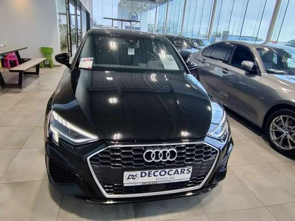 Audi A3 S-line // Carplay - Navi - DAB, Auto's, https://public.car-pass.be/vhr/98561864-bd31-42d5-a903-808024c11c48, Zwart, 5 deurs