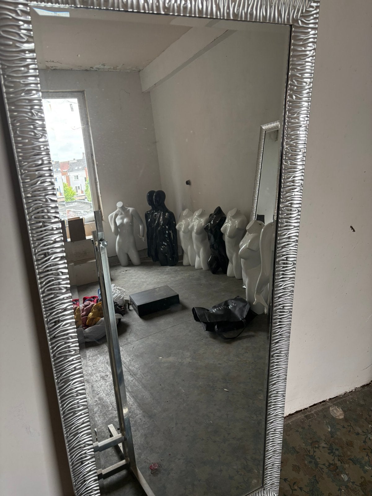 Grote passpiegel met zilveren barok/reliëf lijst, Enlèvement, Comme neuf