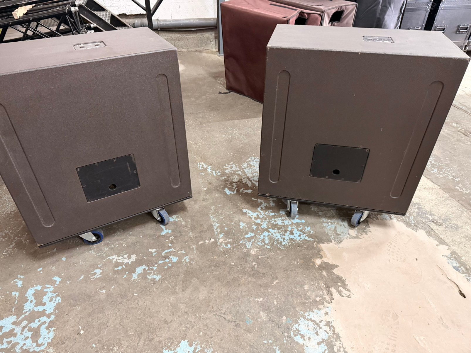 L acoustics caissons de basses  SB118 avec housses, Muziek en Instrumenten, Behuizingen en Koffers, Ophalen of Verzenden, Gebruikt