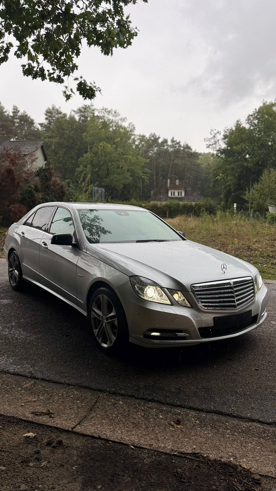 Mercedes E250 CGI ESSENCE, Autos, Cuir, Achat, Noir, 5 portes