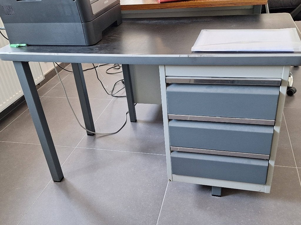 bureau en métal vintage, 110 cm, Métal, 50 cm, Vintage