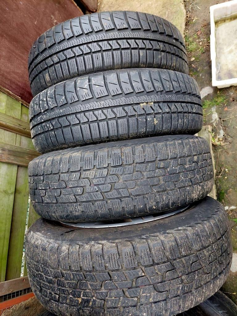 4banden ford fiesta 175x65r14 in goed staat, Auto-onderdelen, Banden en Velgen, Ophalen