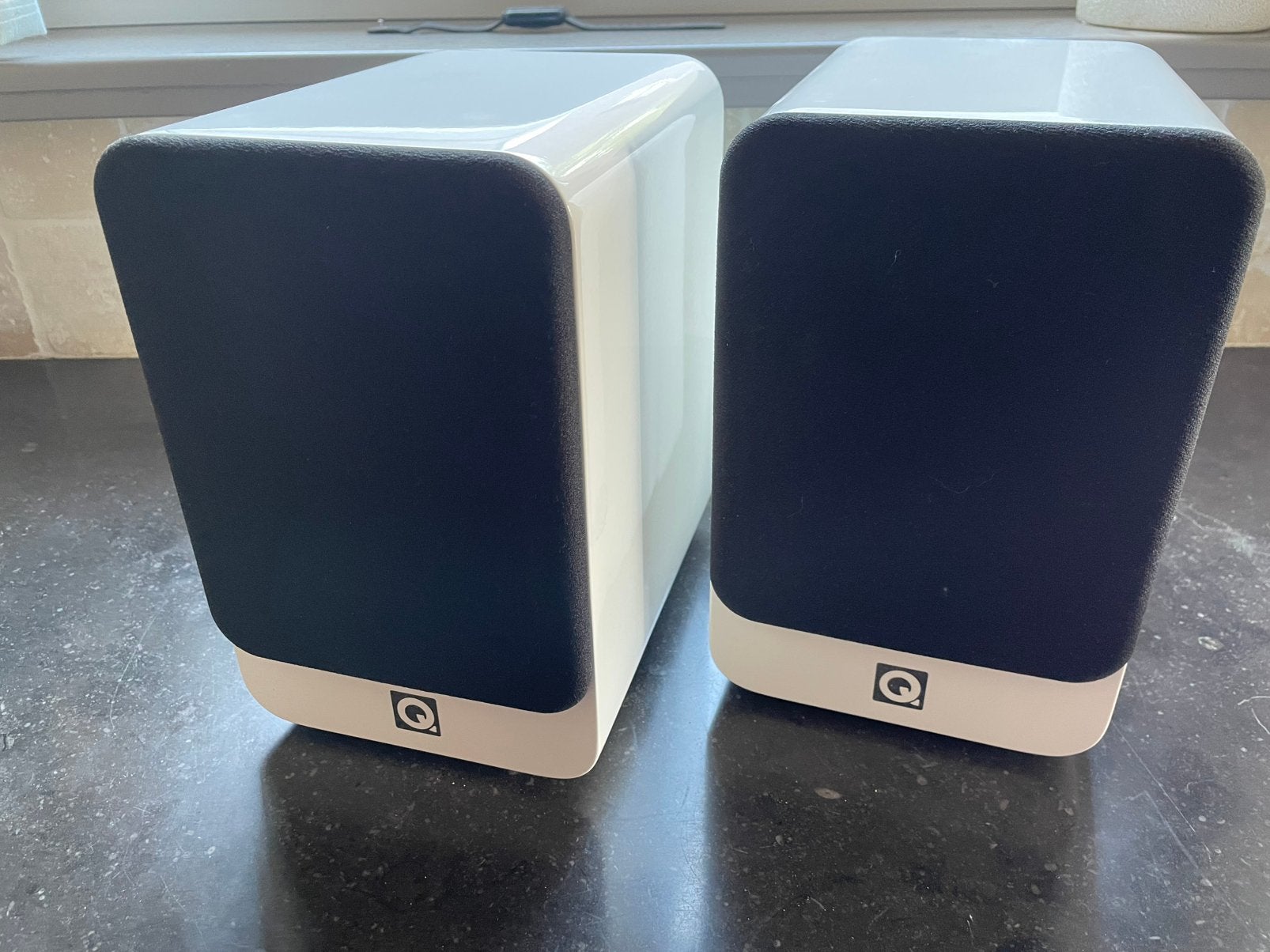 2 Q acoustics boxen, TV, Hi-fi & Vidéo, Enceintes, Enlèvement, Comme neuf