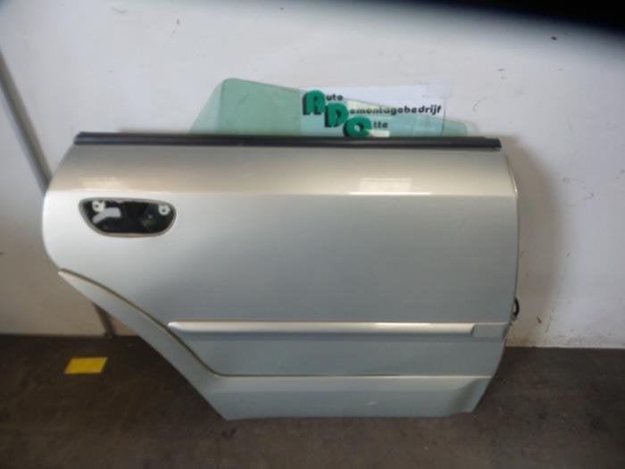 Portière 4portes arrière droite d'un Subaru Legacy (Legacy, Subaru, -, Utilisé, Porte
