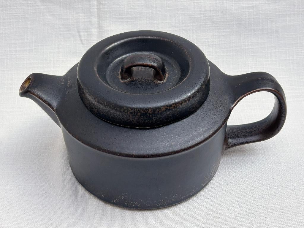 Arabia Finland - Ruska - Theepot, Overige typen, Ophalen of Verzenden, Zo goed als nieuw, Effen