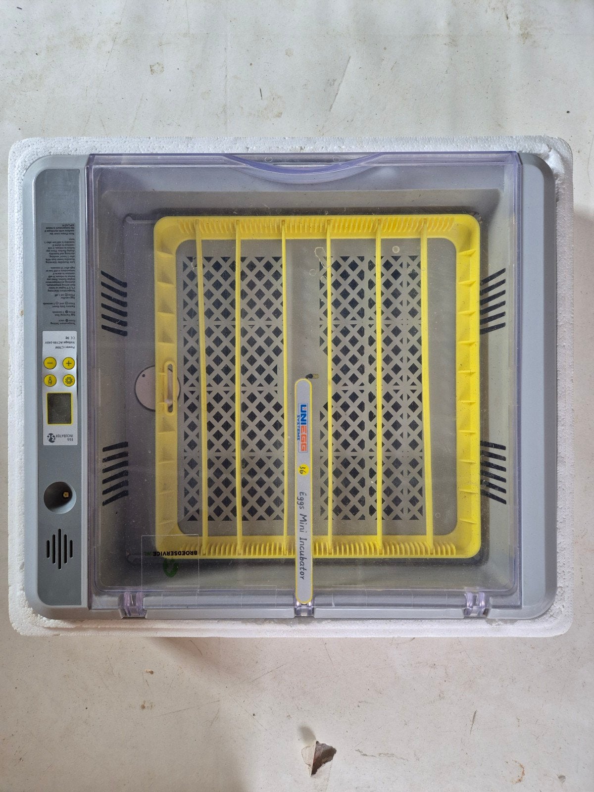 UNIEGG automatische broedmachine – 36 eieren, Enlèvement, Utilisé, Couveuse
