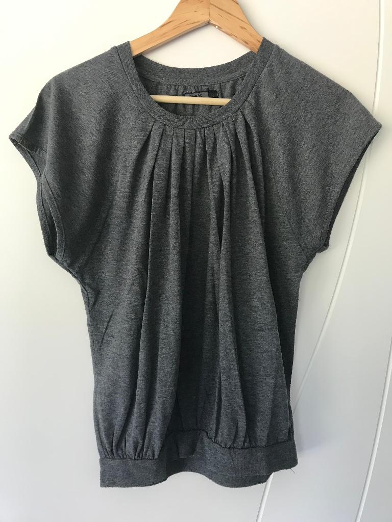 Grijs T-shirt met korte mouwen – maat S/36 - Only, Kleding | Dames, T-shirts, Only, Ophalen of Verzenden, Zo goed als nieuw, Korte mouw