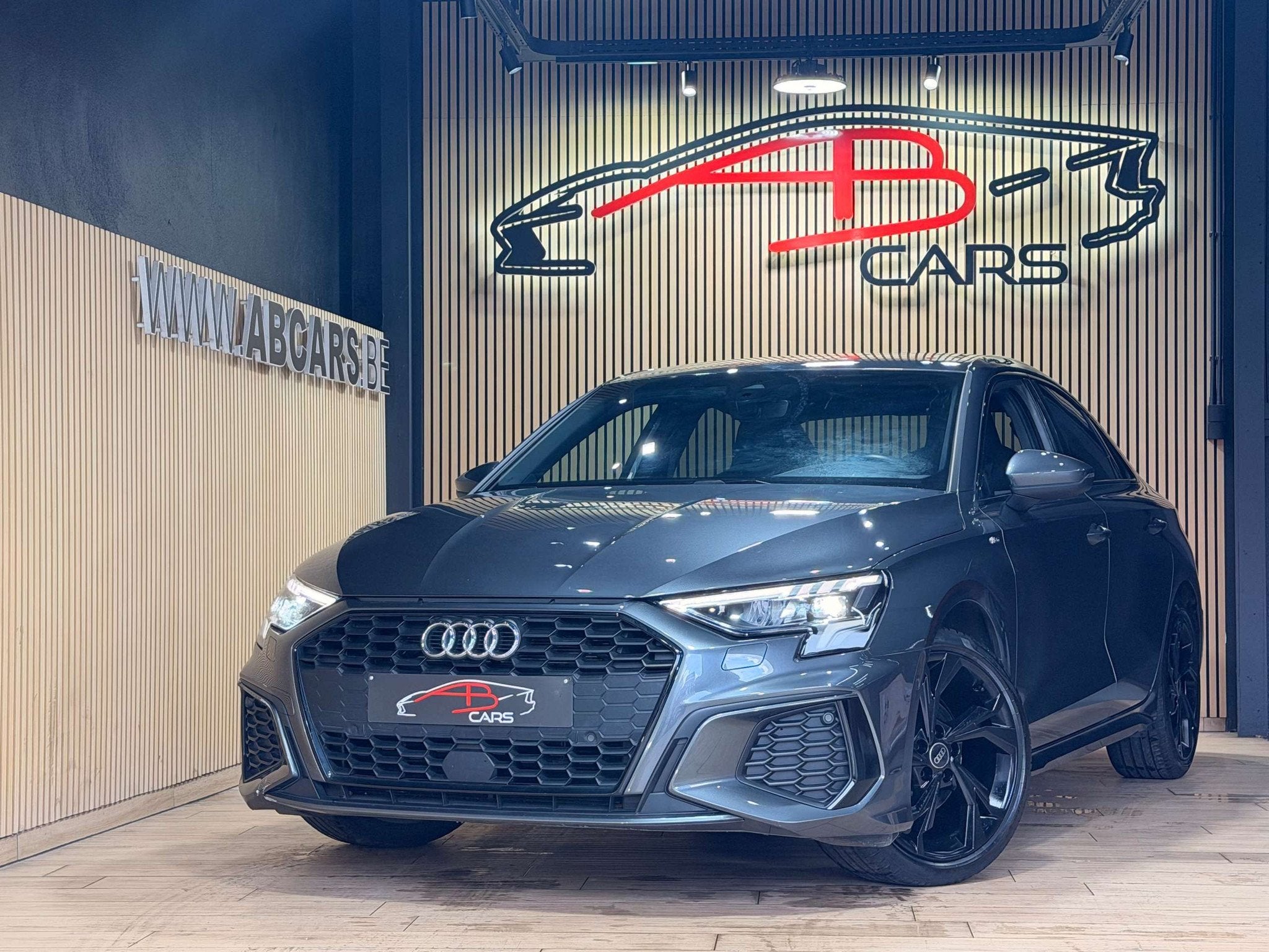 Audi A3 30 TFSI * LIMOUSINE - SEDAN * S LINE / S TRONIC * GA, Cuir, Argent ou Gris, Entreprise, Noir