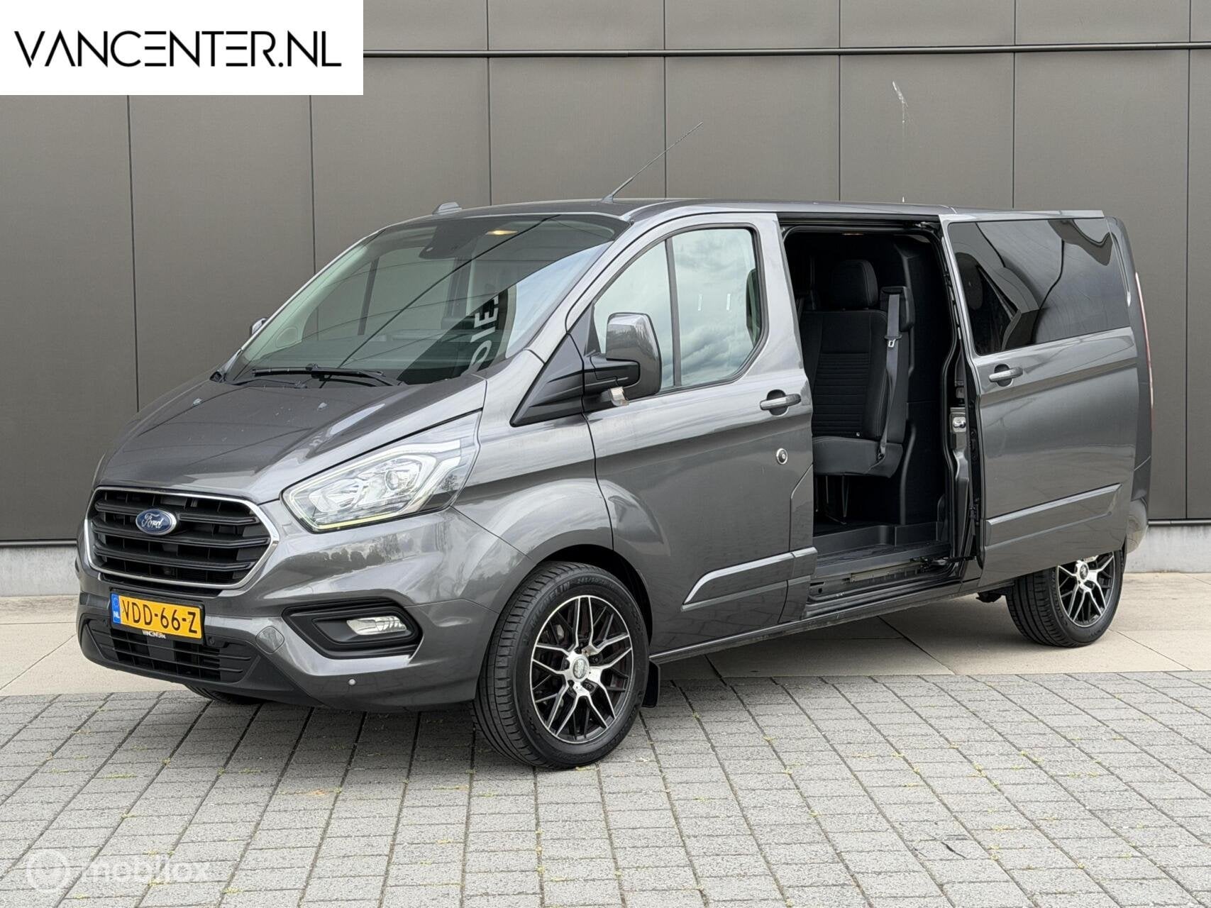 Ford Transit Custom 2.0 TDCI 130PK L2 DC Apple Carplay 2 Sch, Argent ou Gris, Achat, Euro 6, Boîte manuelle