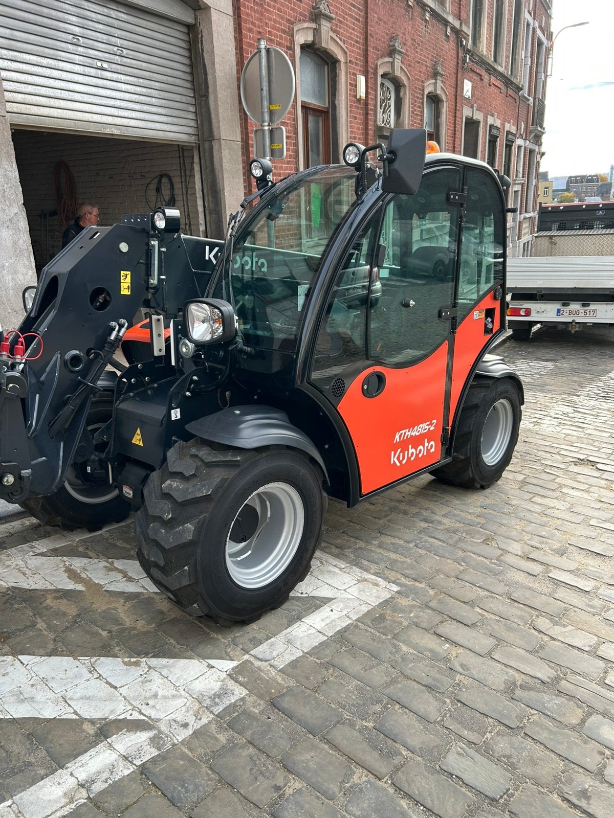 Kubota, Enlèvement