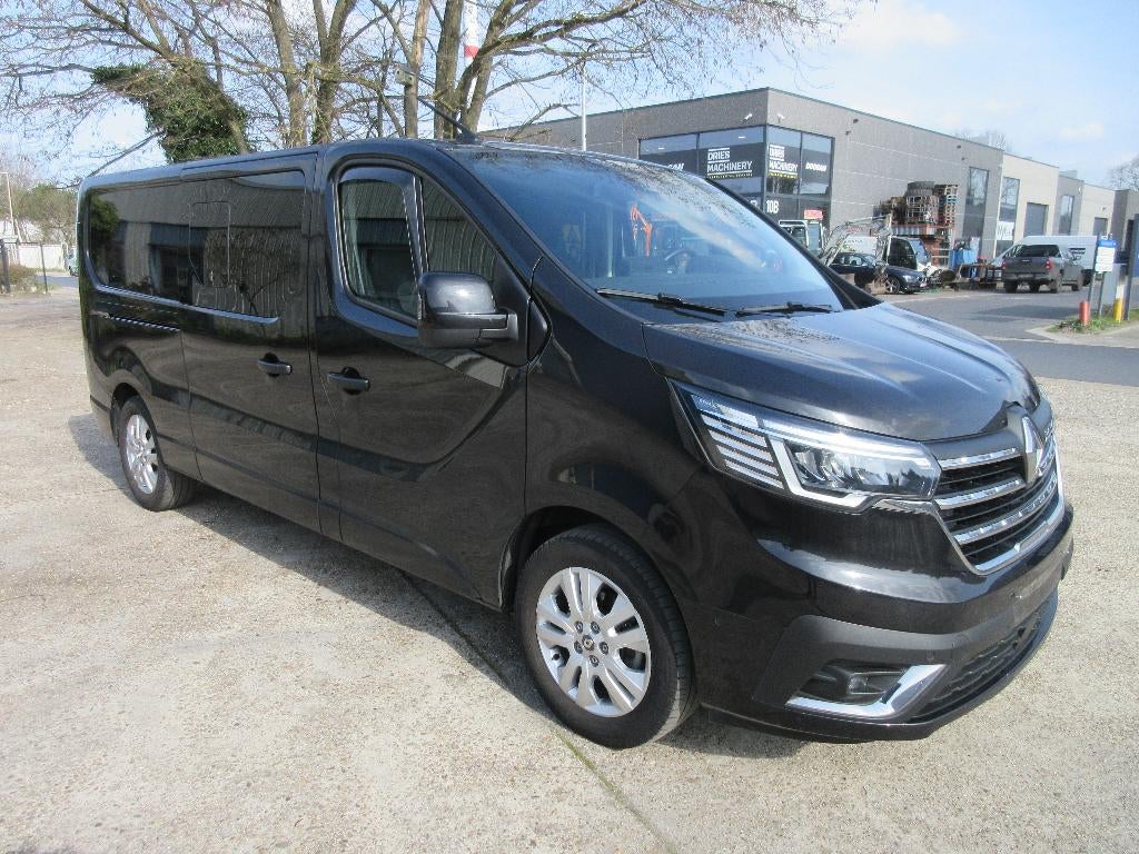 Renault Trafic 2.0d Autom. '23  lichte vracht 5zitpl 57dKM, Auto's, Stof, 4 cilinders, Zwart, Bedrijf