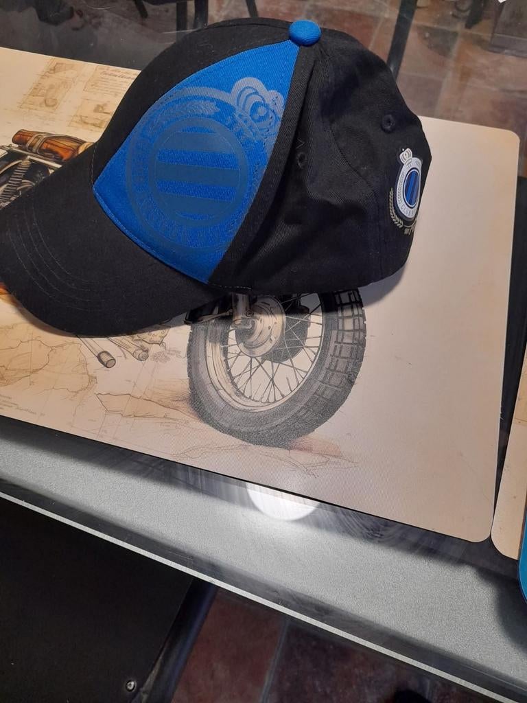 Club brugge pet, Ophalen