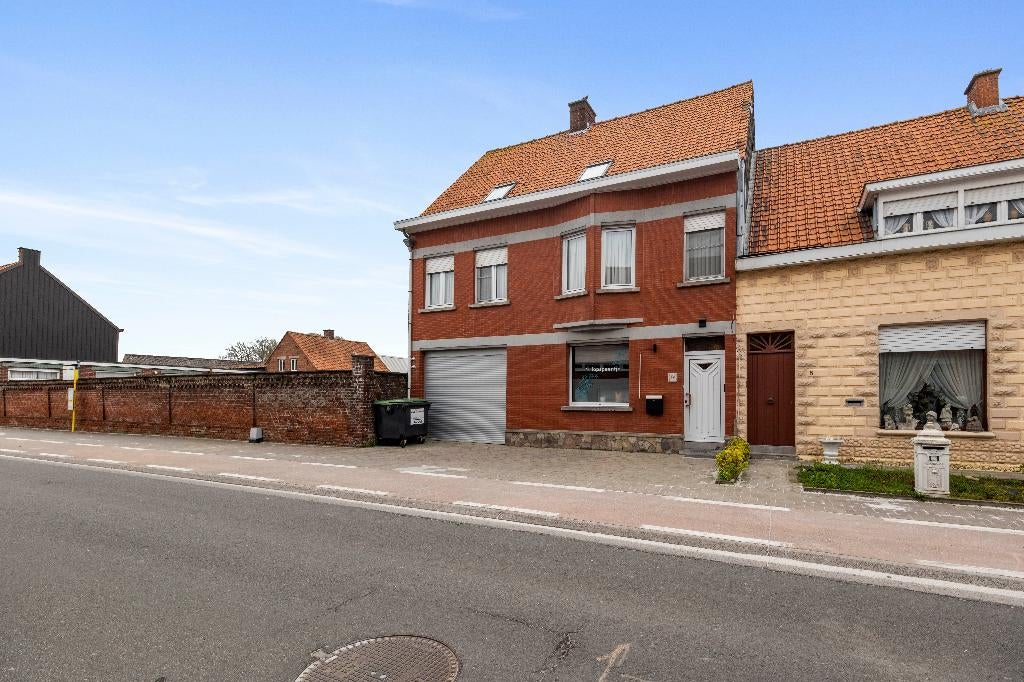 RUIME (HANDELS)WONING TE ROESELARE, Immo, Huizen en Appartementen te koop, 200 m², Roeselare, 500 tot 1000 m², 5 kamers