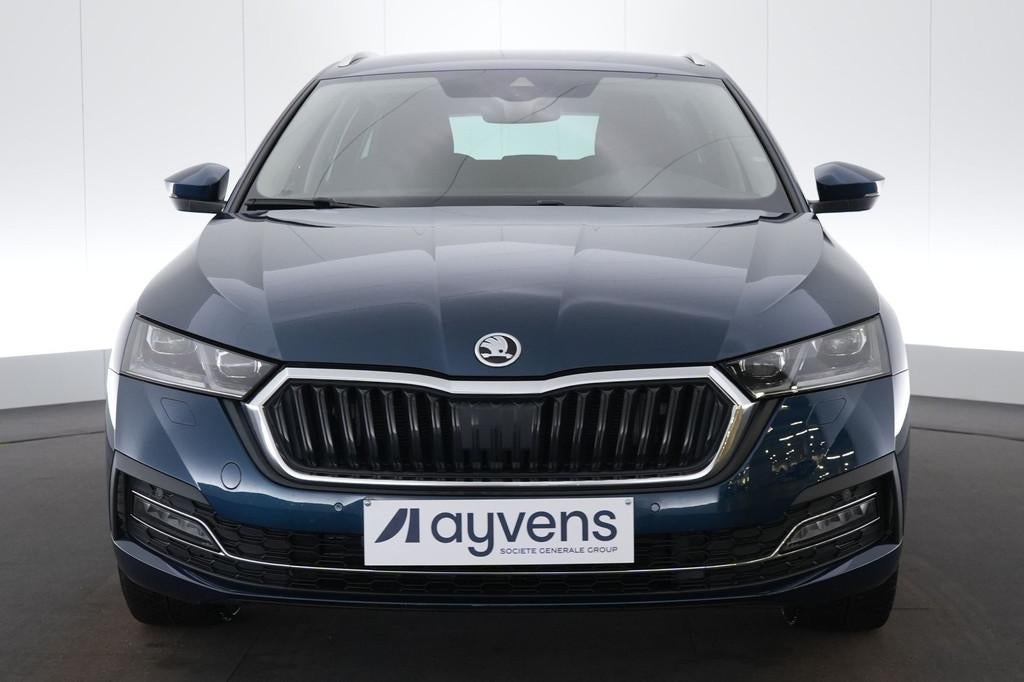 (2BJL012) SKODA OCTAVIA COMBI, Auto's, Skoda, Stof, Gebruikt, Euro 6, Blauw
