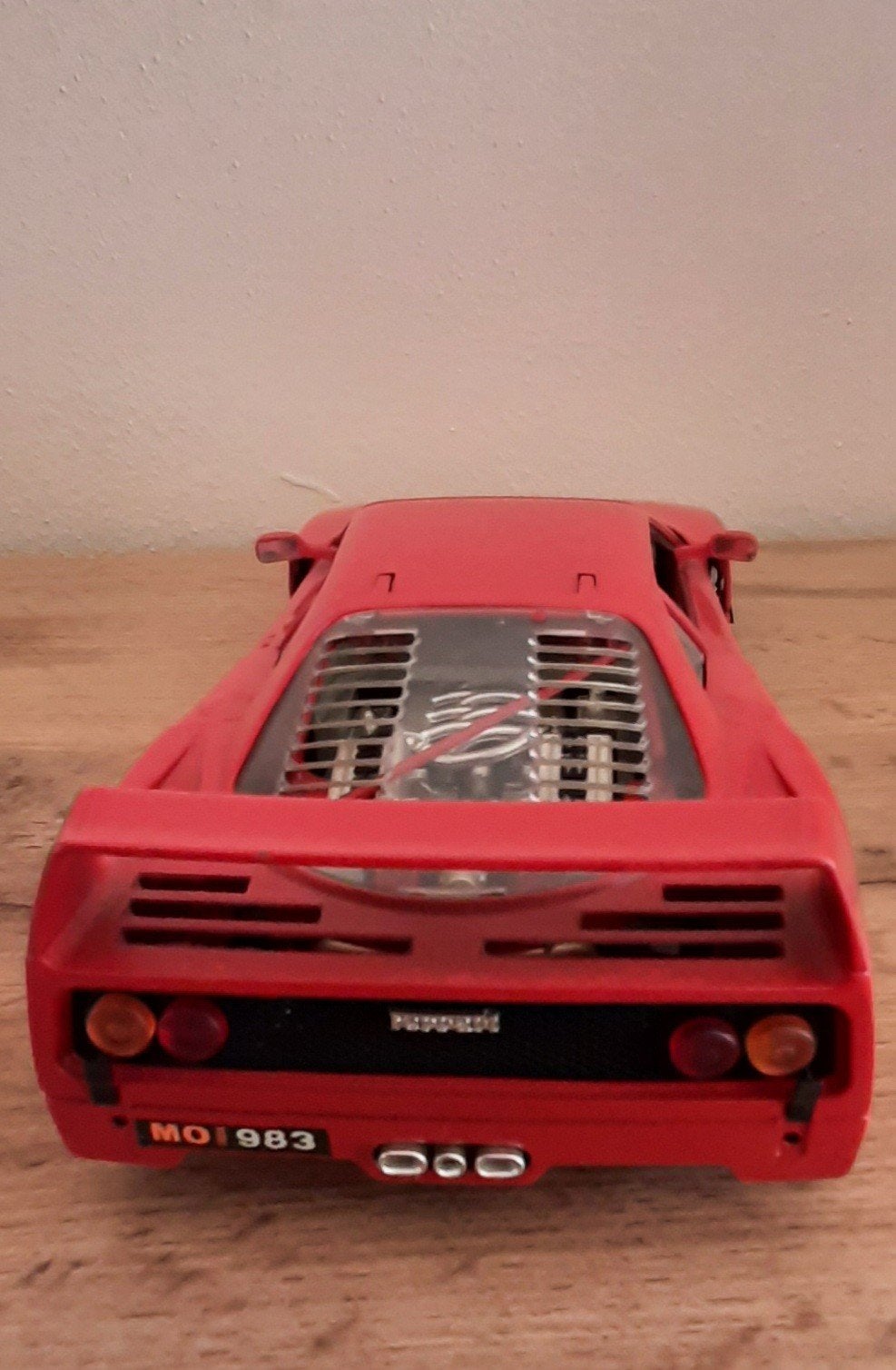 Ferrari F40 1987 (1:18).
Burago.
à toujours mettre dans la v, Enlèvement, Burago