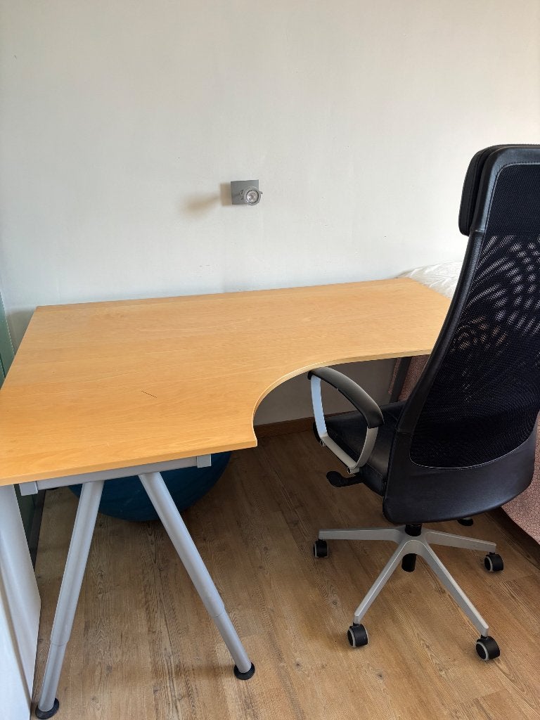 Bureau en bureaustoel in perfecte staat., Maison & Meubles, Bureaux, 160 cm, Comme neuf, Brun, IKEA