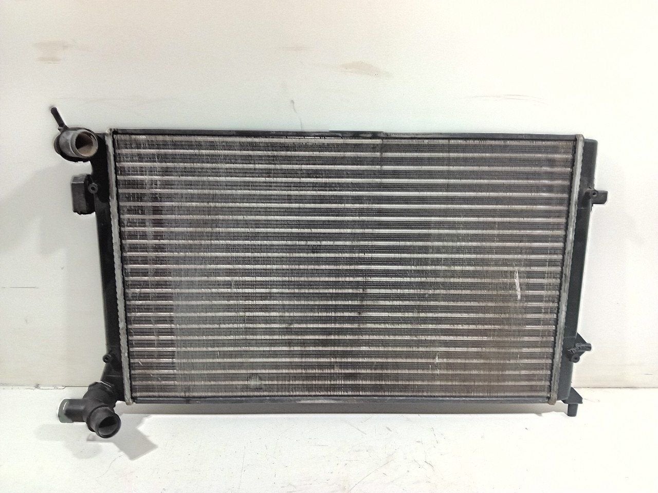 Radiateur Audi A3, Onderdelen@venauto.nl, Van der Ven Autorecycling B.V., Ettenseweg 76, 4706 PB Roosendaal, The Netherlands, Enlèvement ou Envoi