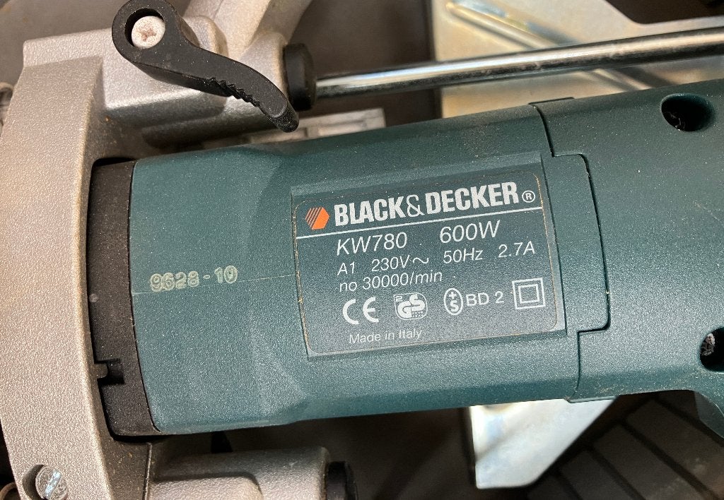 Te Koop Black&Decker bovenfrees KW780, Ophalen, Bovenfrees, Elektrisch, Black & Decker