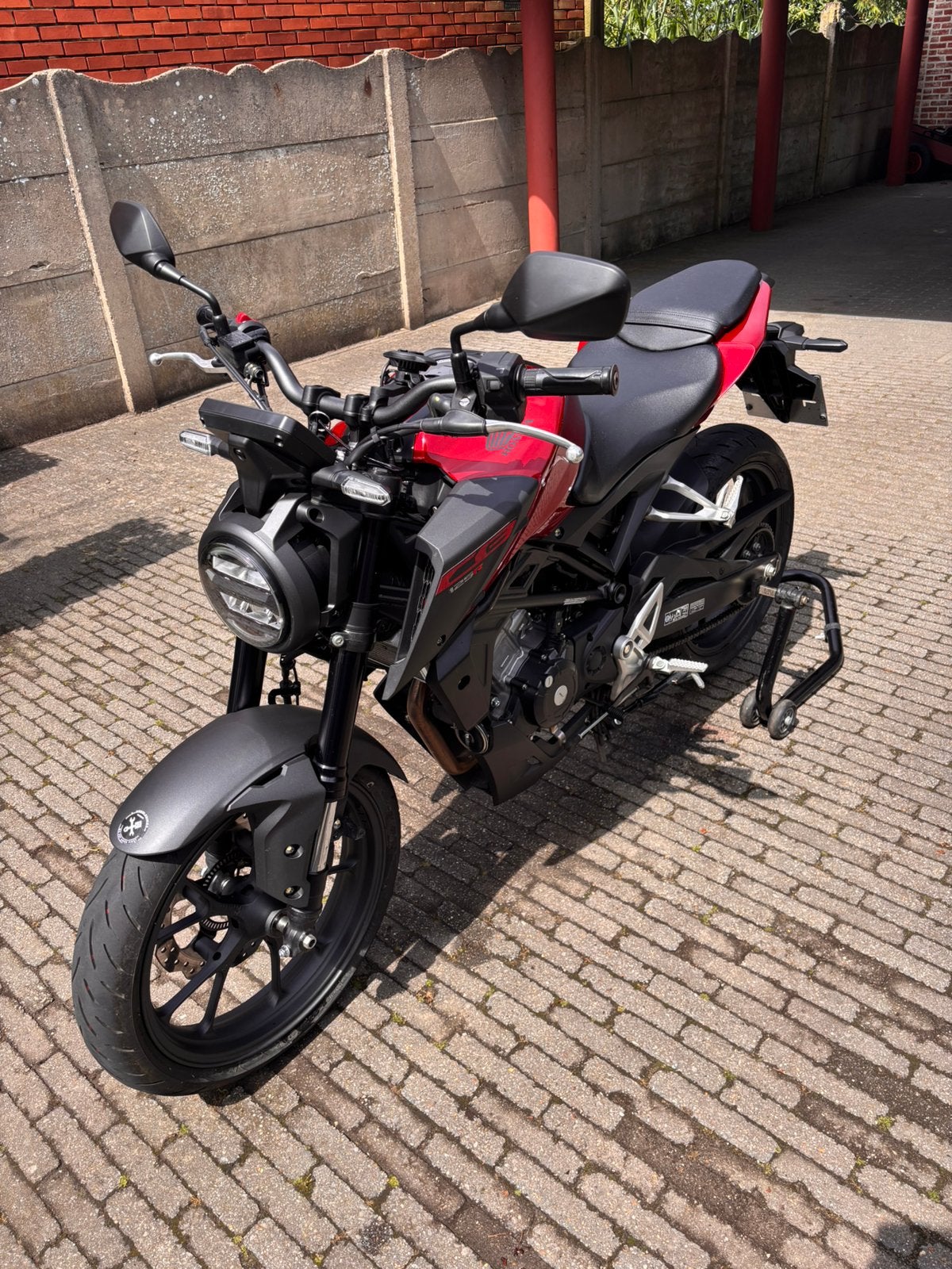 Honda cb125r, Particulier