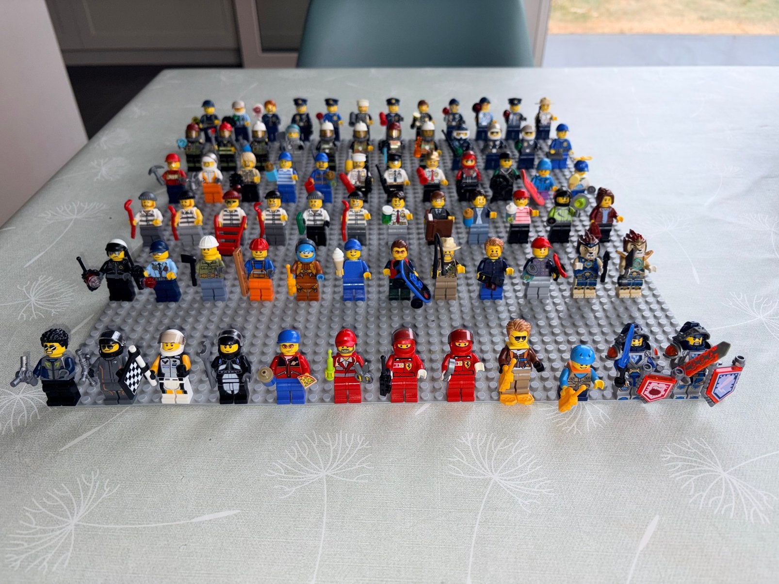 Lego figuren 1,5€ per stuk, City, Lego, Ophalen of Verzenden, Zo goed als nieuw