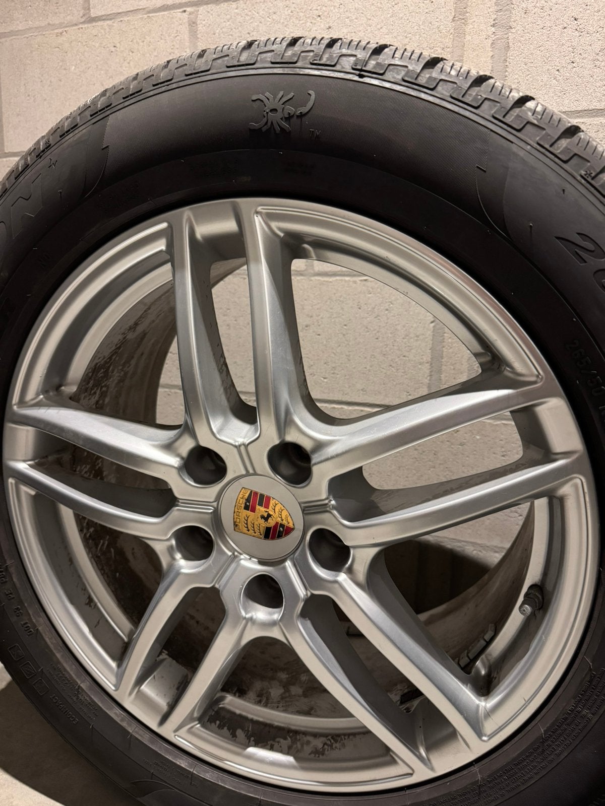 Jantes Porsche 19pouces avec pneus d'hiver Pirelli 265/50R19, Pneus hiver, Jante(s), 19 pouces, Enlèvement