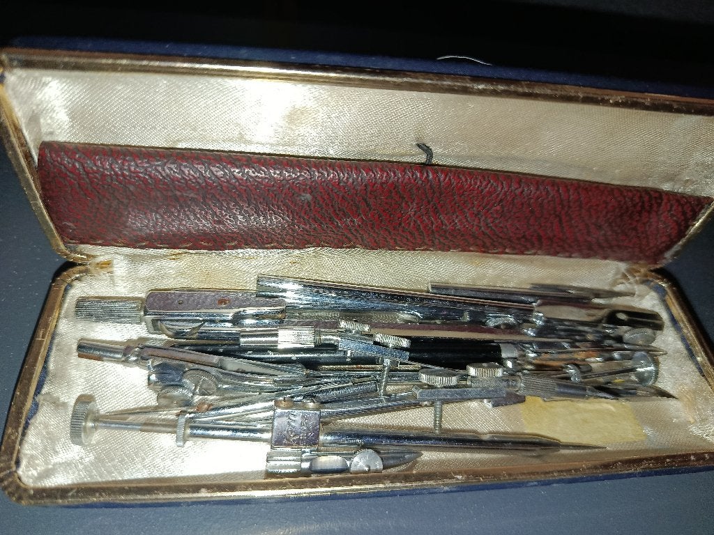 Ancien coffret d'instruments de dessin technique  vintage, Enlèvement ou Envoi, Utilisé, Autres types