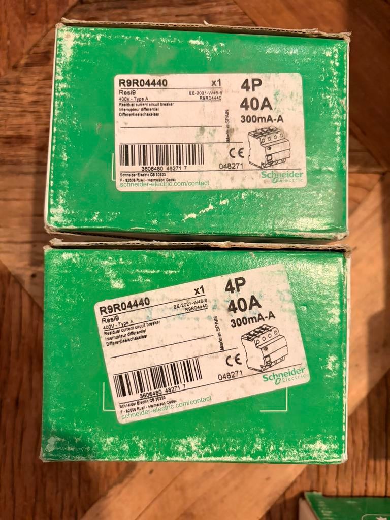 Partij Schneider Electric Aardlekschakelaars (Resi9 & Acti9), Bricolage & Construction, Électricité & Câbles, Enlèvement ou Envoi