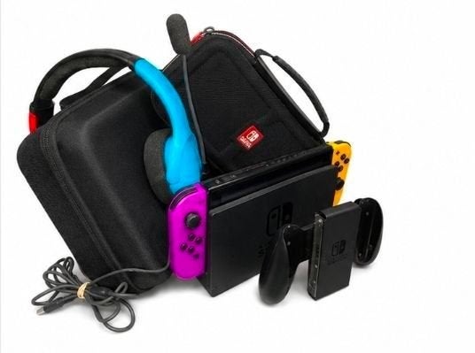 Nintendo Switch, Avec 3 manettes ou plus, Enlèvement, Utilisé, Switch Original