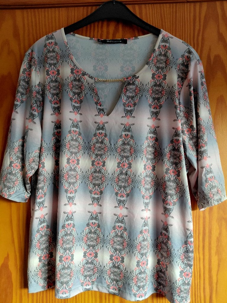 Blouse met mooie motieven; maat 44/46, IOK, Vêtements | Femmes, Taille 42/44 (L), IOK, Enlèvement ou Envoi, Multicolore
