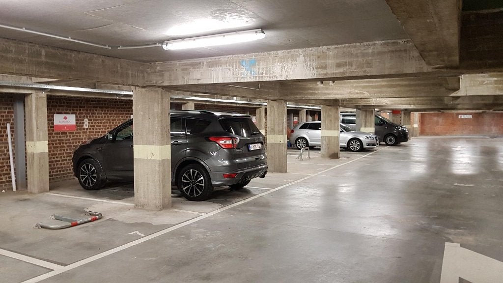 Emplacement à louer Anderlecht, Immo, Garages en Parkeerplaatsen, Brussel