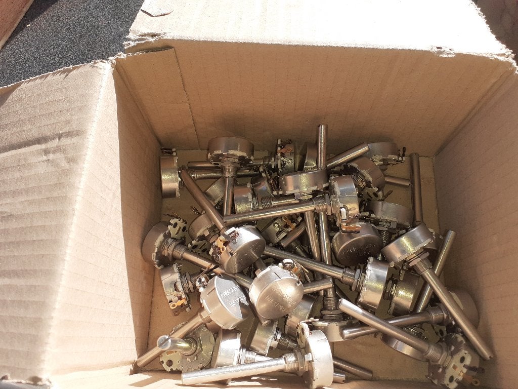 lot van 25 potentiometers rv4naysk 103a 10k ohm gts92s, Ophalen