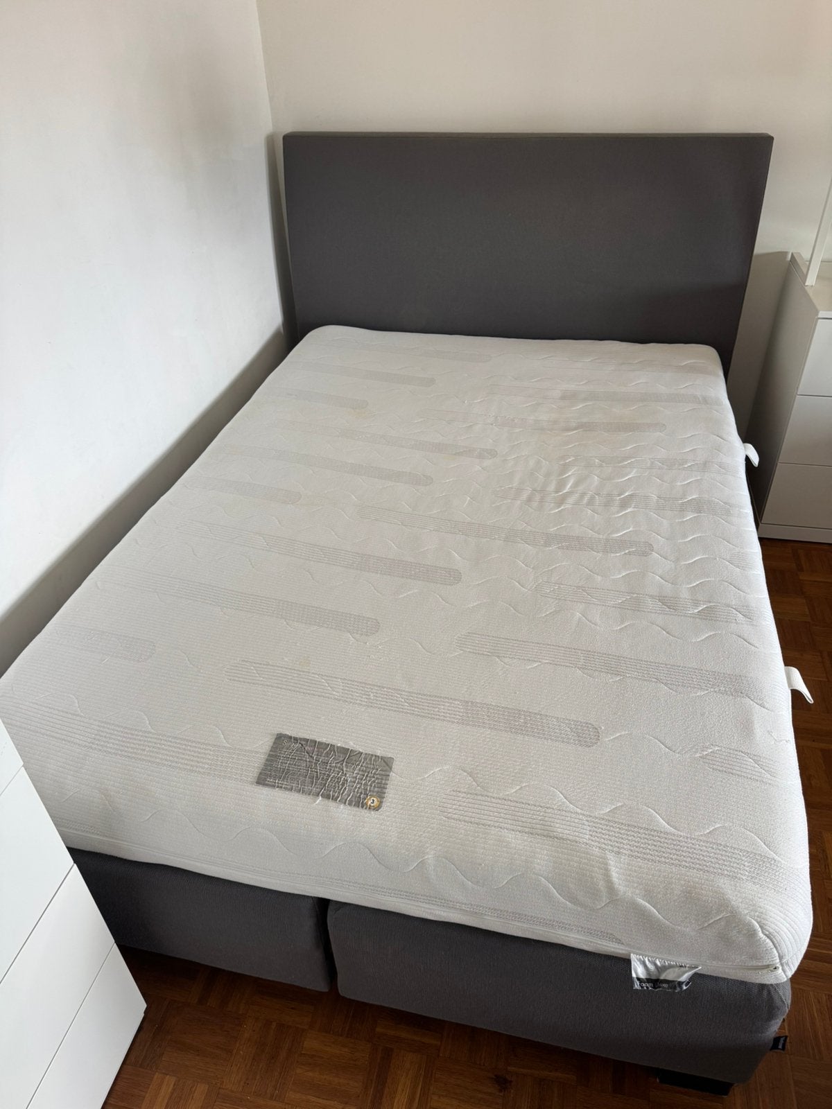 Lit boxsprings Karlsson 140x200, Gris, 140 cm, Enlèvement, Utilisé