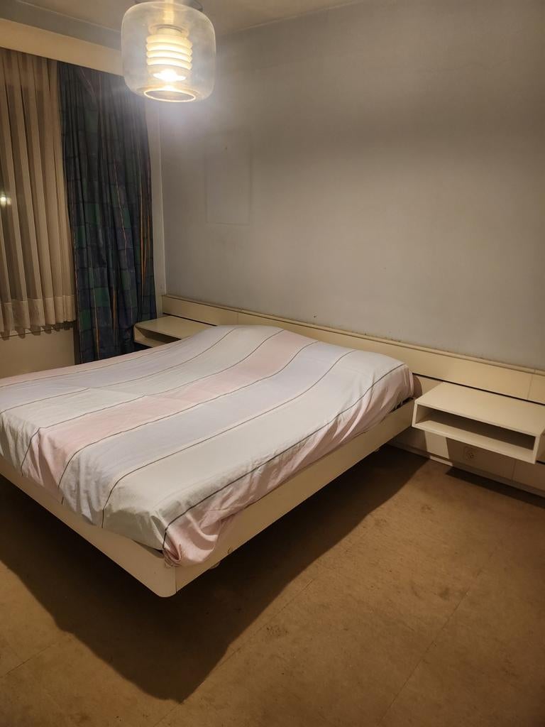 LIT 160x190 avec matelas confort médium et sommier Lattoflex, Enlèvement